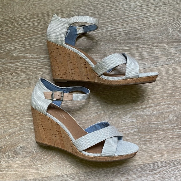 Toms ‘Sienna’ Wedges - Picture 3 of 8